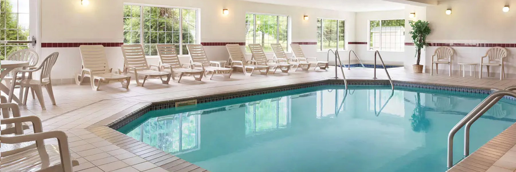 Relaxing Pool at Country Inn & Suites by Radisson, Mankato Hotel and Conference Center, Minnesota